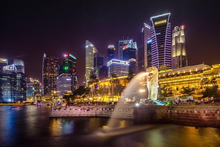 Experience Singapore's racing scene with Booking.com