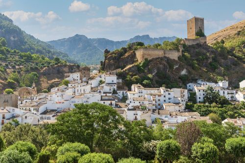 Booking.com’s Traveller Review Awards 2025 reveal the world’s most welcoming cities this year